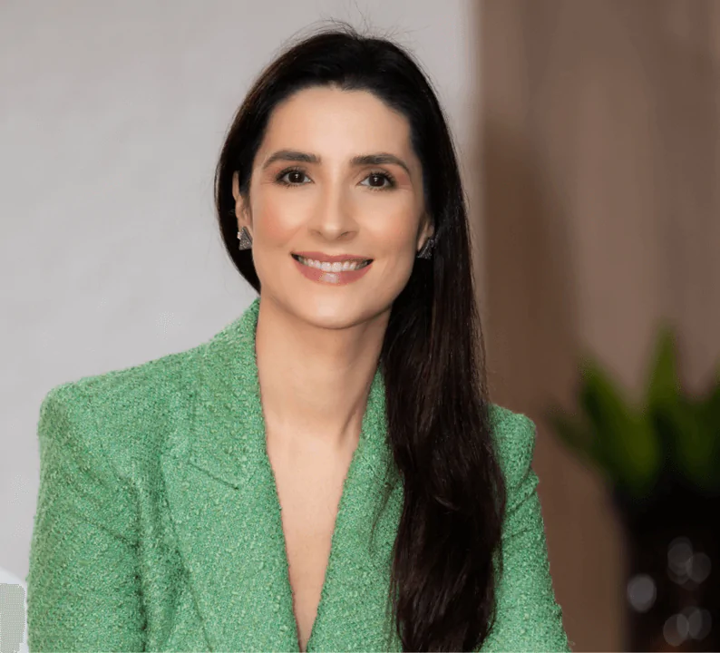 Dra. Bárbara Schmalz - Dermatologista Dra. Bárbara Schmalz - Dermatologista