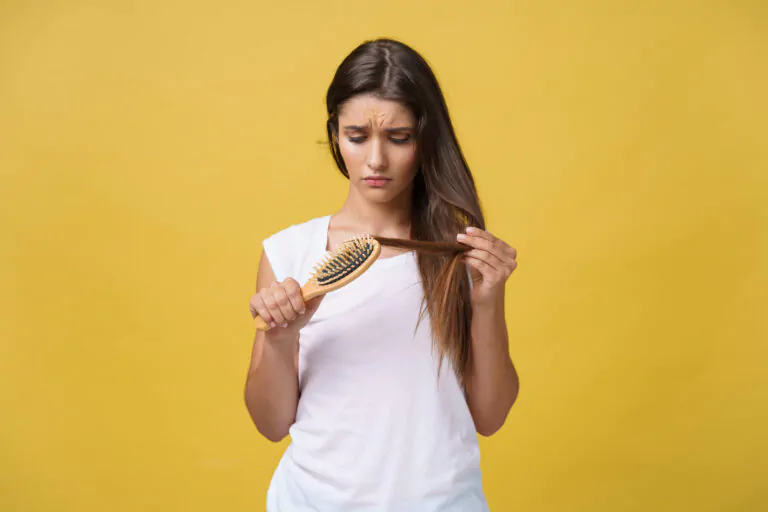 Queda de cabelo por estresse: por que cuidar do cabelo também é cuidar de si